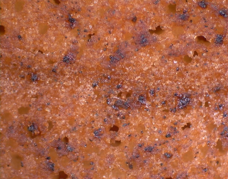 焼き菓子表面の黒色粉