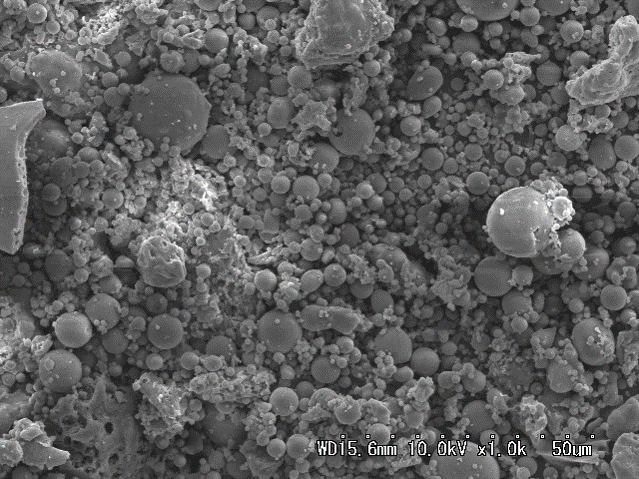 洗浄後石炭灰（0.6wt%のSEM像
