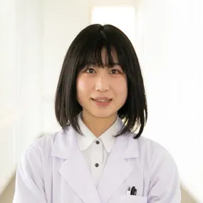研究員B