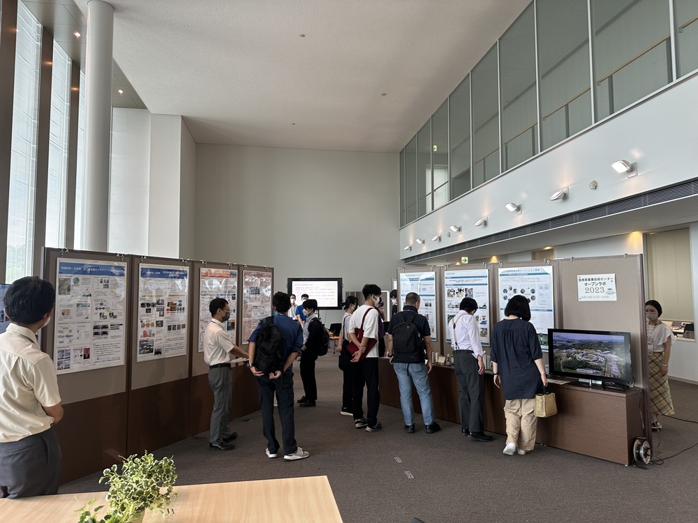 ポスター展示