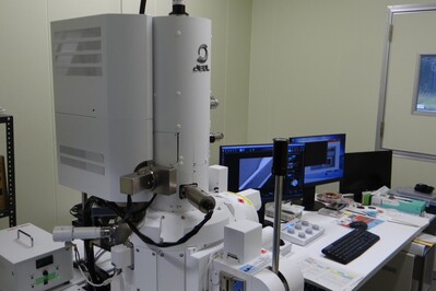 高分解能分析走査電子顕微鏡
